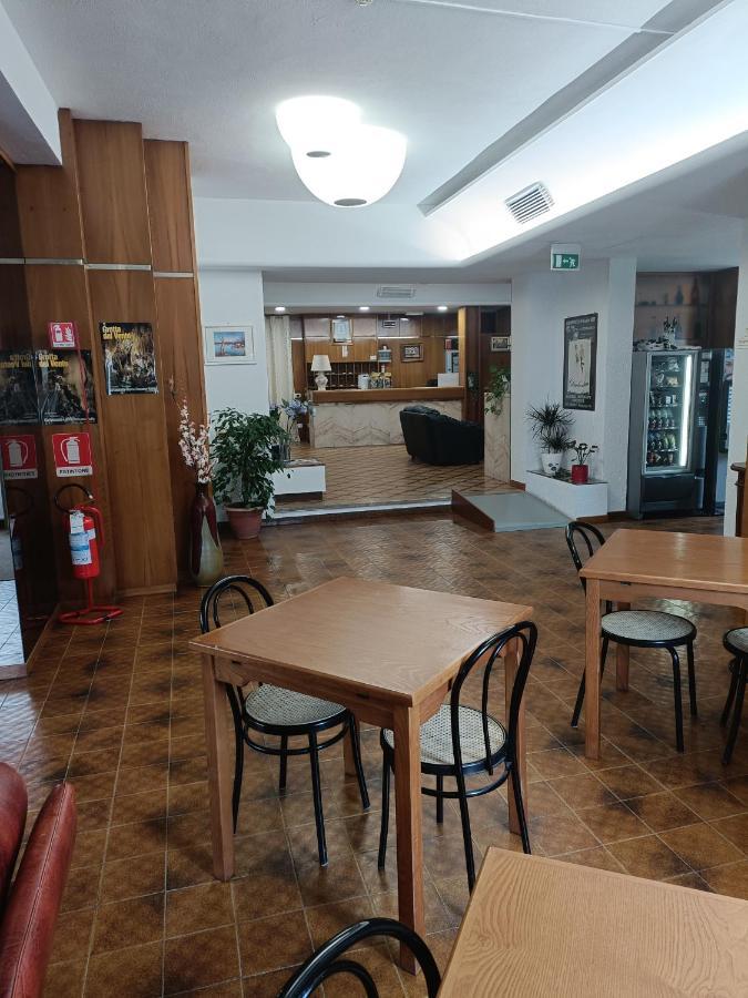 Hotel Alba Serravalle Serravalle Pistoiese Bagian luar foto